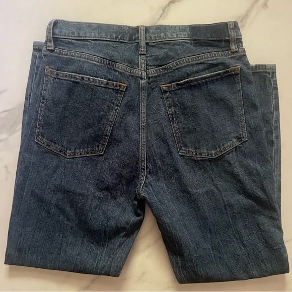 NEW WITHOUT TAGS- ABERCROMBIE AND FITCH 28/6 short. Hole on each knee. - Picture 4 of 4
